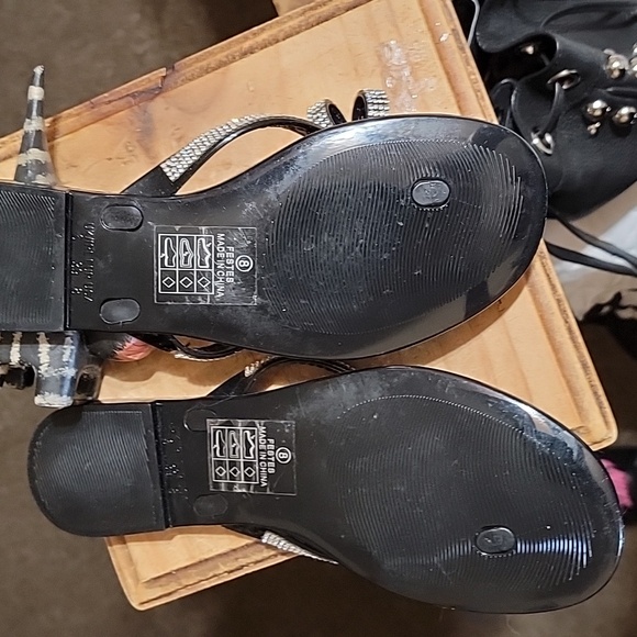 Sandals Bling Bow Flip Flops Size 8 - Picture 3 of 3